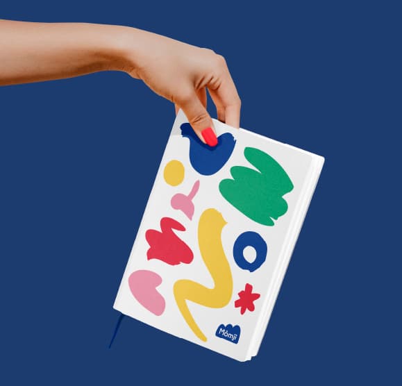 Projet créatif sur fond bleu